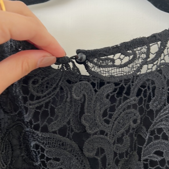 LOVE CULTURE Black Lace midi Dress - Picture 3 of 5